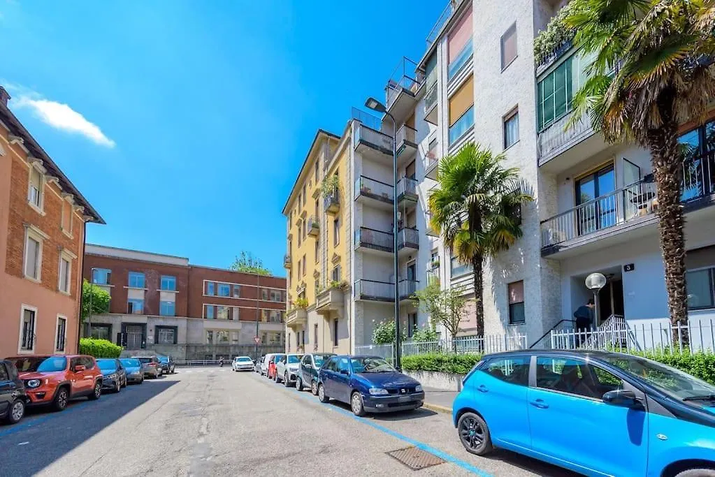 Nuovissima Dimora Con Terrazzino Apartamento Milão