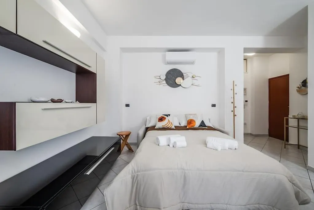 Appartamento Nuovissima Dimora Con Terrazzino Milano 0*,  Italia